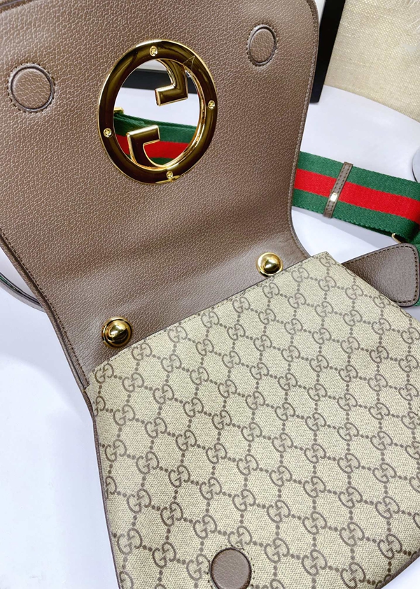 激安グッチバッグコピー着用イメージ